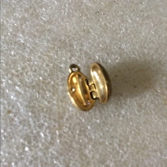 Vintage locket pendant - Picture 3 of 3